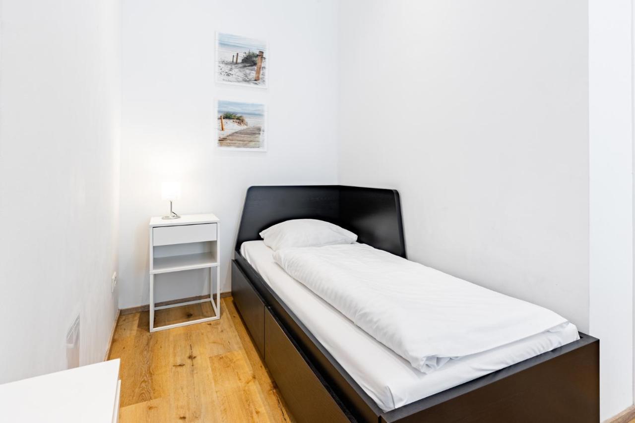 Budget Rooms West With Shared Kitchen Viena Exterior foto