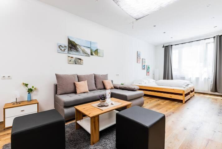 Budget Rooms West With Shared Kitchen Viena Exterior foto