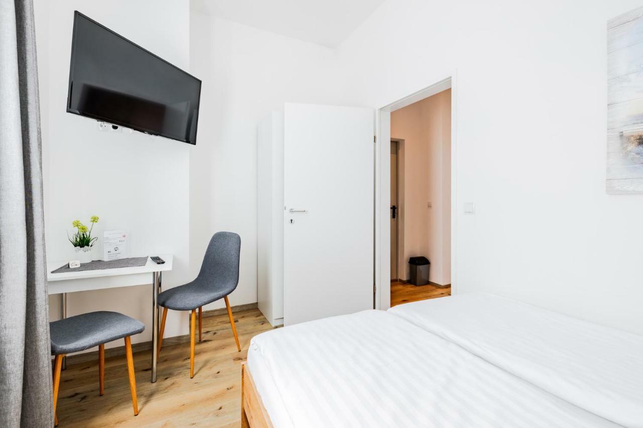 Budget Rooms West With Shared Kitchen Viena Exterior foto